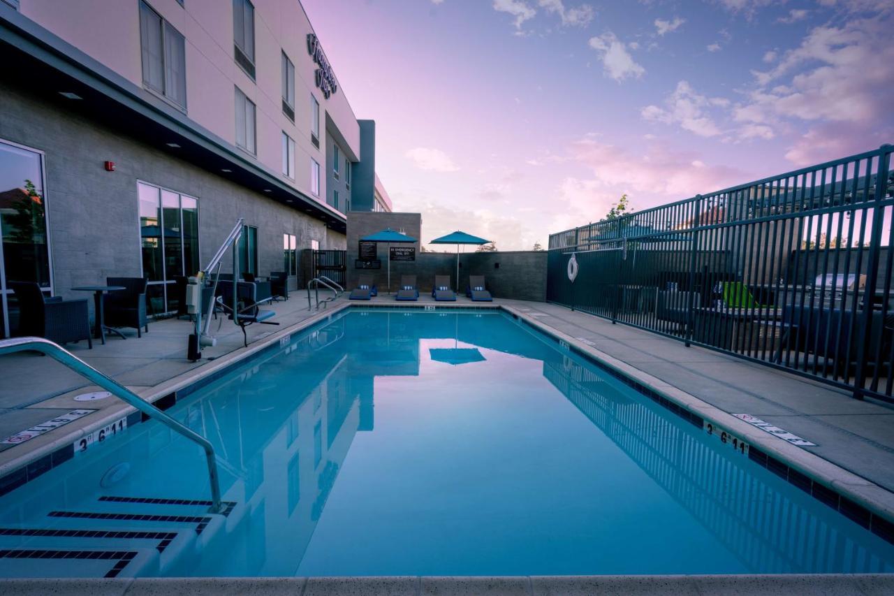 Hampton Inn Riverside March Air Force Base, Ca Buitenkant foto